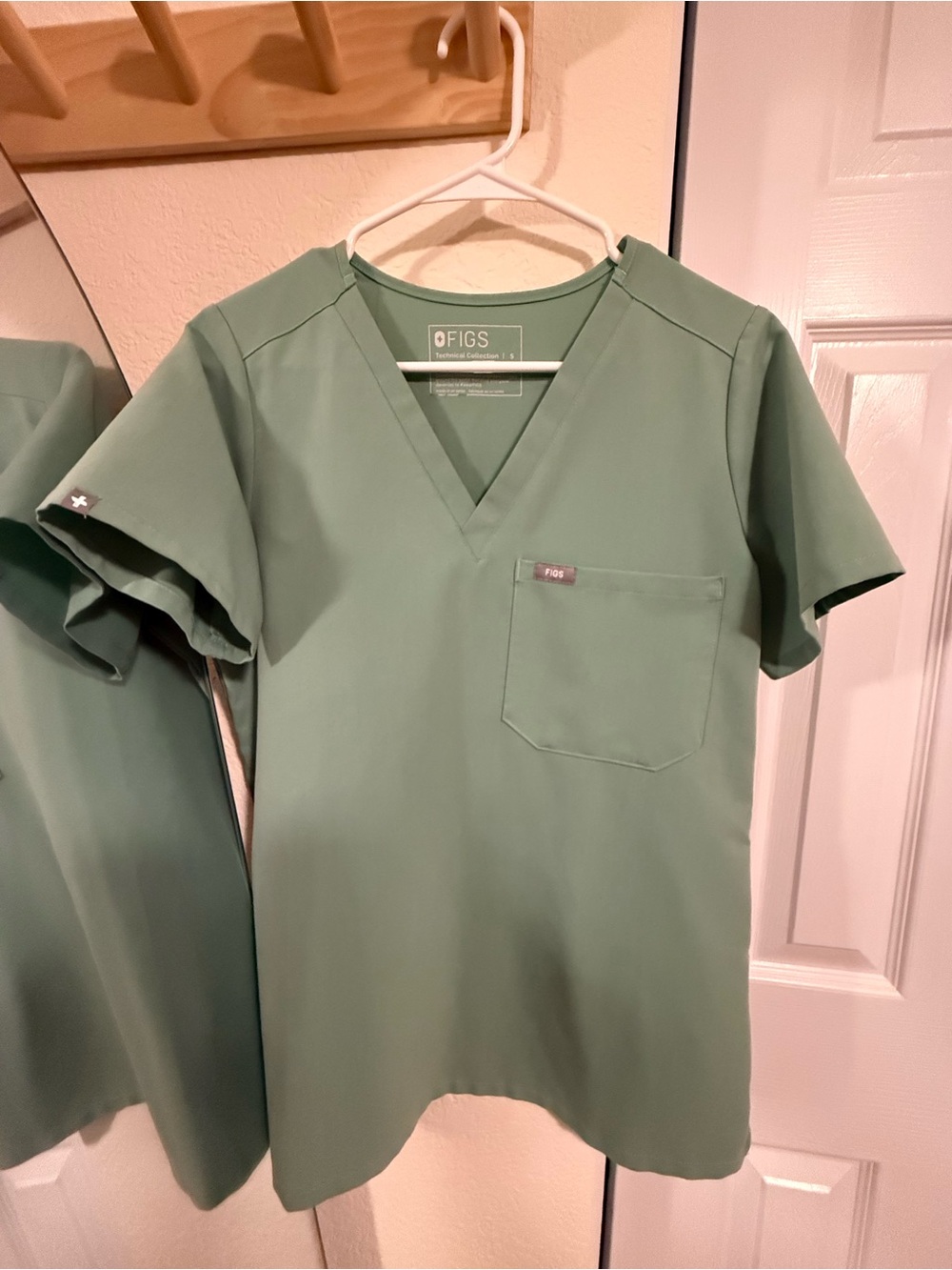 Figs Women’s V-Neck Top in Sage